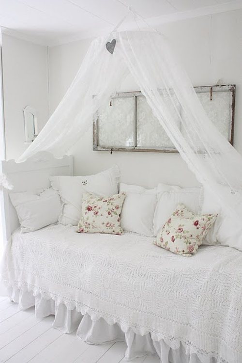 delicados-doseles-decoracion-salones-zonas-estar-1